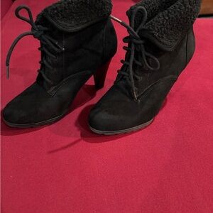Chic Black Lace-Up Women's Boots
